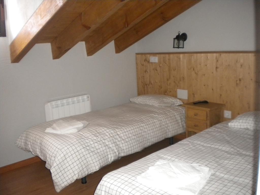 Hostal Rural Las Cuatro Calles San Martín del Pimpollar Esterno foto