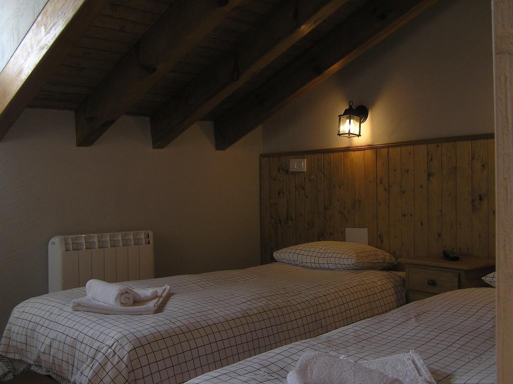 Hostal Rural Las Cuatro Calles San Martín del Pimpollar Esterno foto